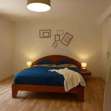 Rucher Du Montcalm Apartment